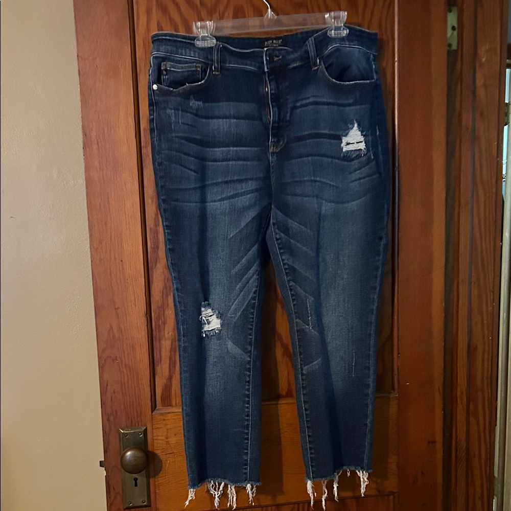 Judy Blue Dark Blue Distressed Ankle Crop Jeans